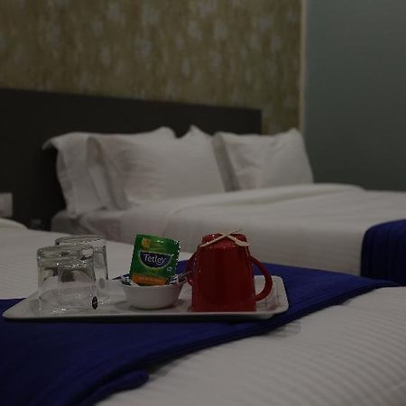 Ocean Suites Hotel Mumbai  Buitenkant foto