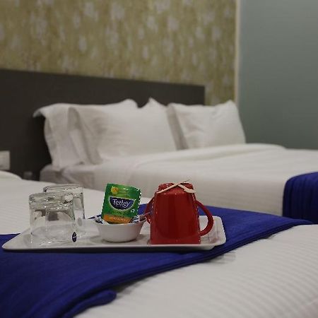 Ocean Suites Hotel Mumbai  Buitenkant foto