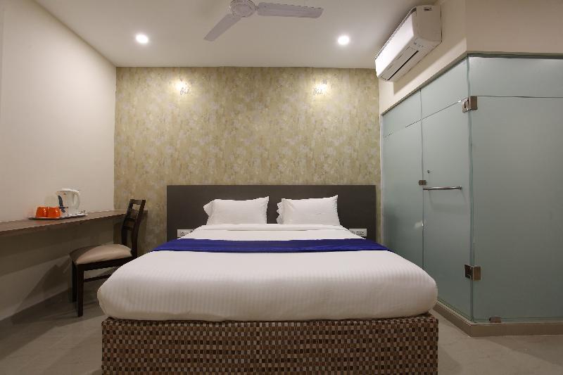 Ocean Suites Hotel Mumbai  Buitenkant foto